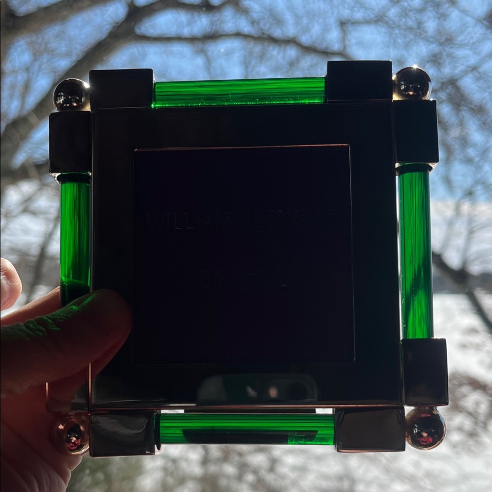 William Yeoward Crystal Emerald Green Picture Frame – Bergdorf Goodman – 4.5” - Picture 5 of 12